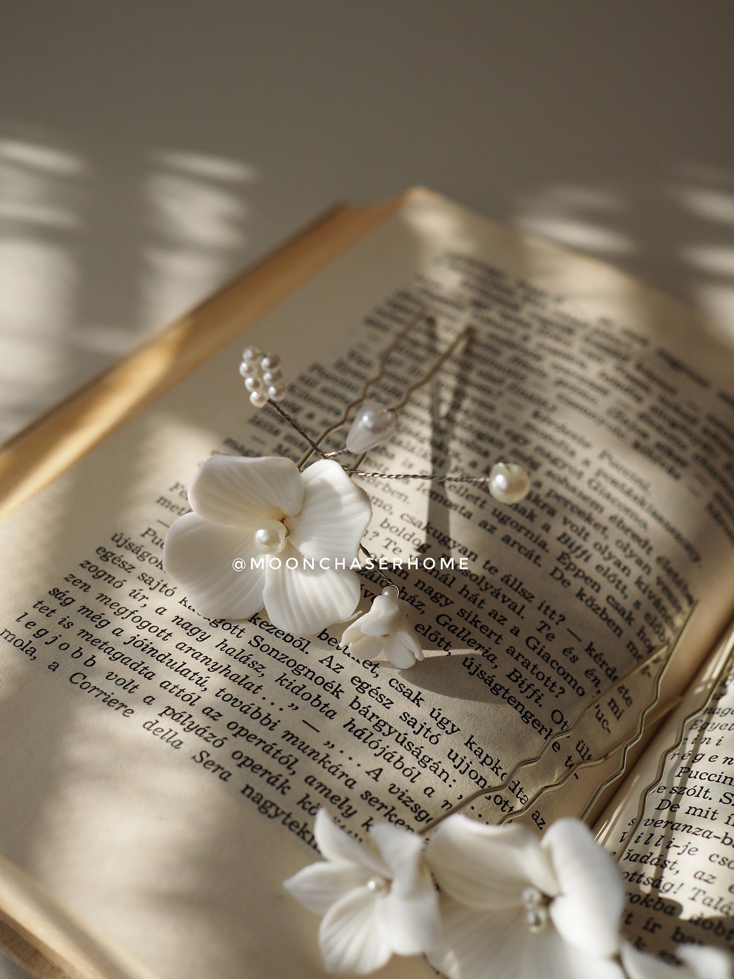 Ann-White flower hair pins 4 pcs, Wedding hair piece, Bride hair accessories, Floral wedding hairpiece, bridal floral hair pins