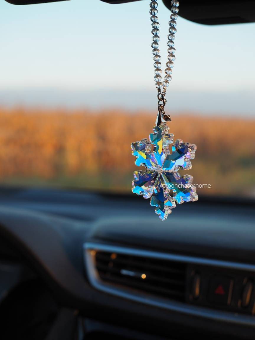 Christmas gift-car charm-Clear Glass Christmas suncatcher- Snowflake prism-Christmas decor-winter decoration-rainbow maker-gift for woman-