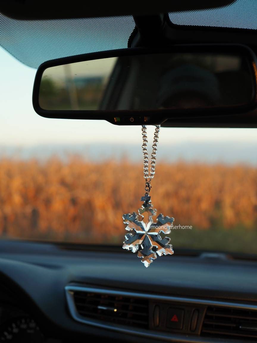 Christmas gift-car charm-Clear Glass Christmas suncatcher- Snowflake prism-Christmas decor-winter decoration-rainbow maker-gift for woman-