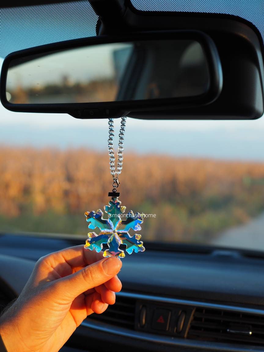 Christmas gift-car charm-Clear Glass Christmas suncatcher- Snowflake prism-Christmas decor-winter decoration-rainbow maker-gift for woman-