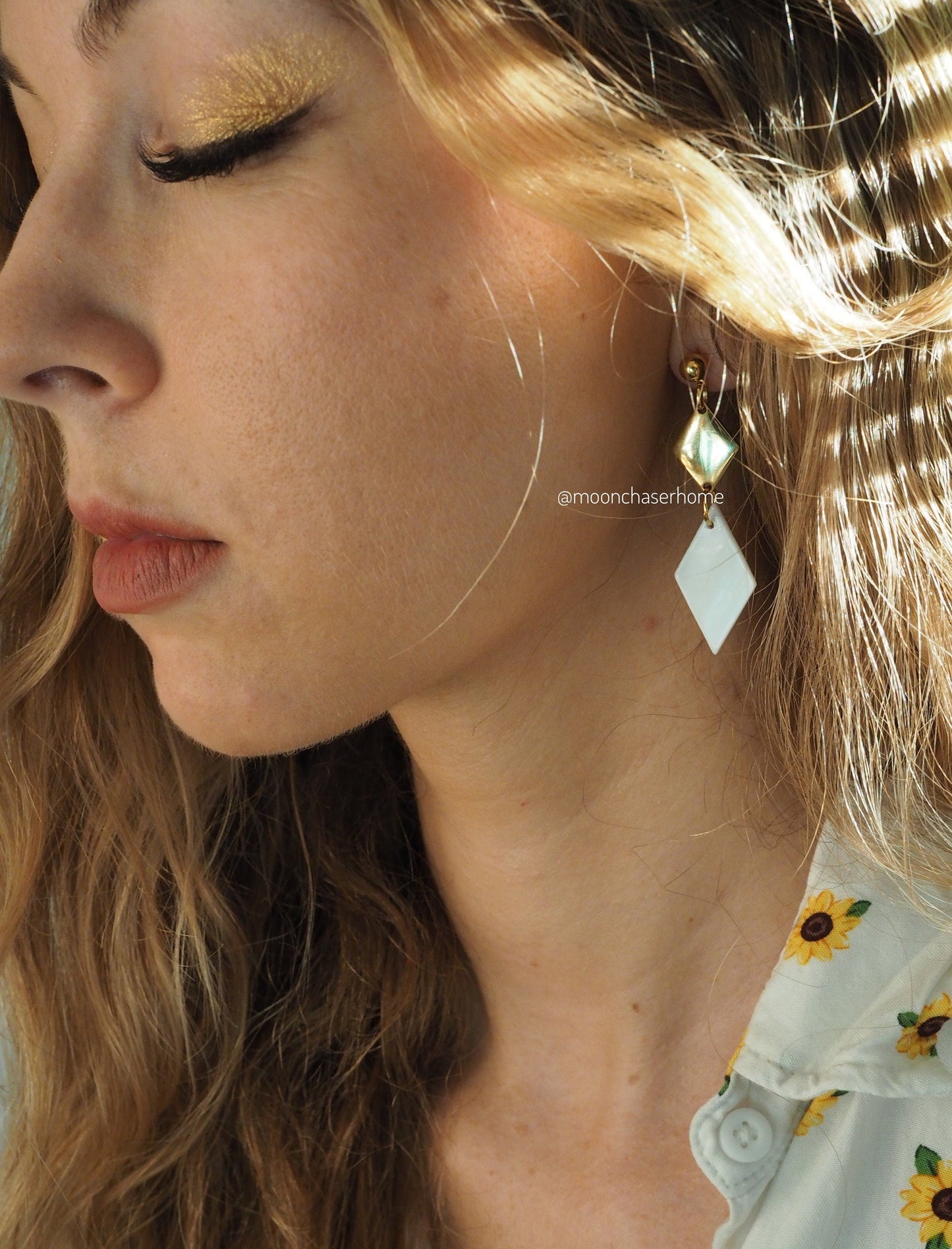18K Gold Plated earring with white shell charm, elegant earring, Bridal earring, Bride jewelry, Wedding jewelry, Birthday gift, gift for her