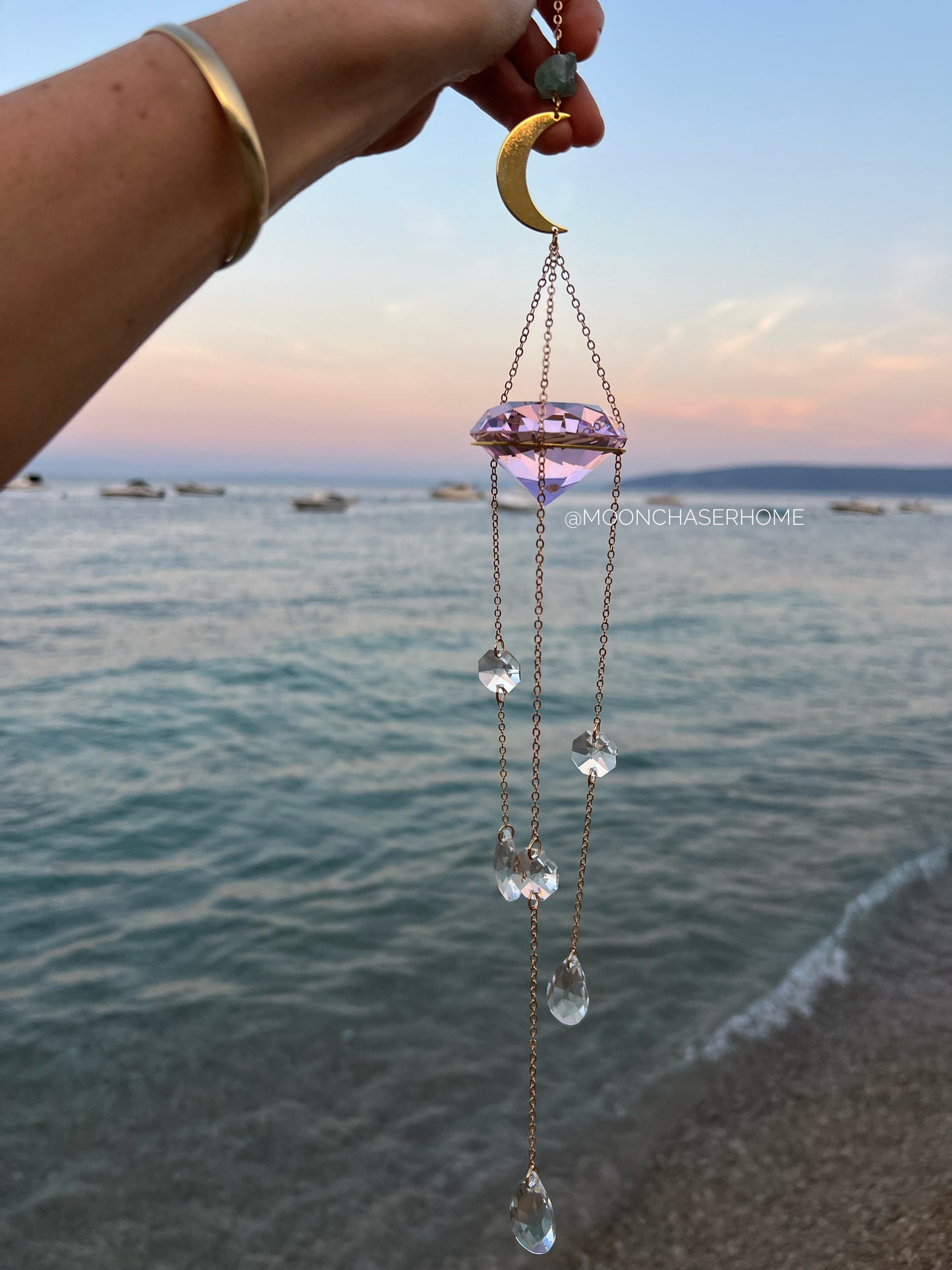 Diamond suncatchers with natural crystals