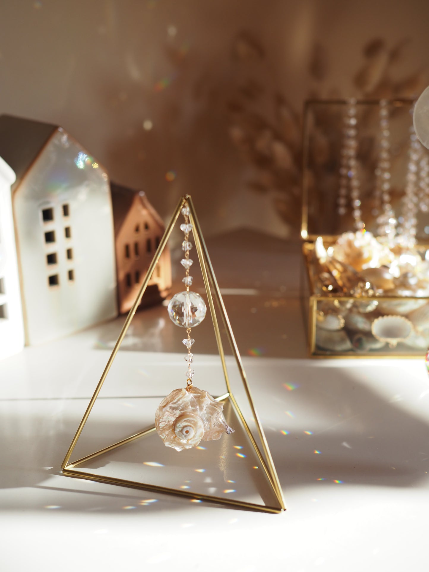 Standing prism suncatcher with shell - Chadia