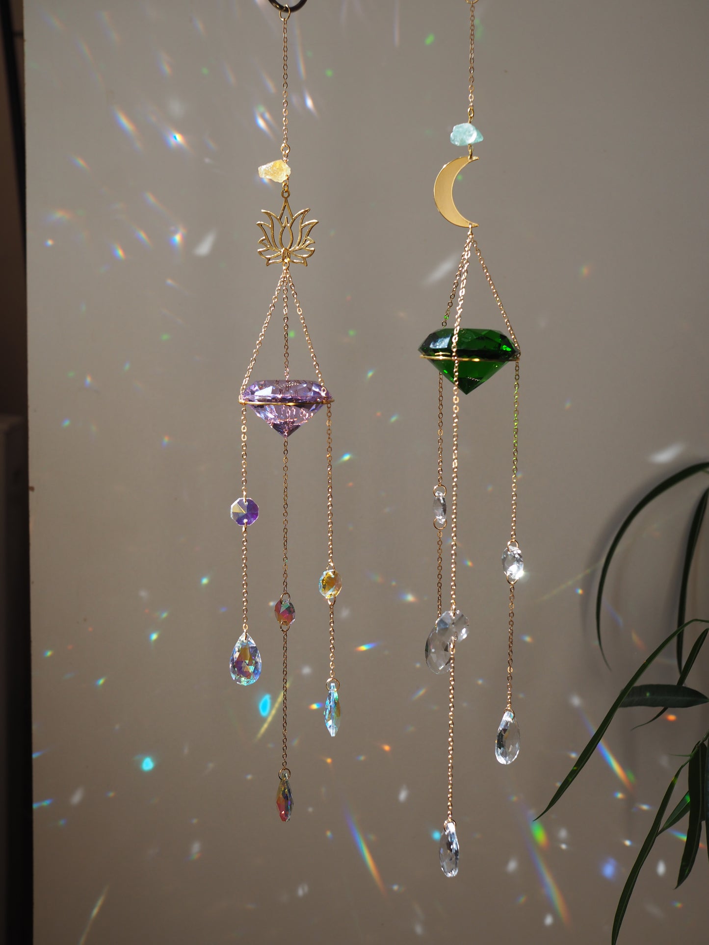 Diamond suncatchers with natural crystals