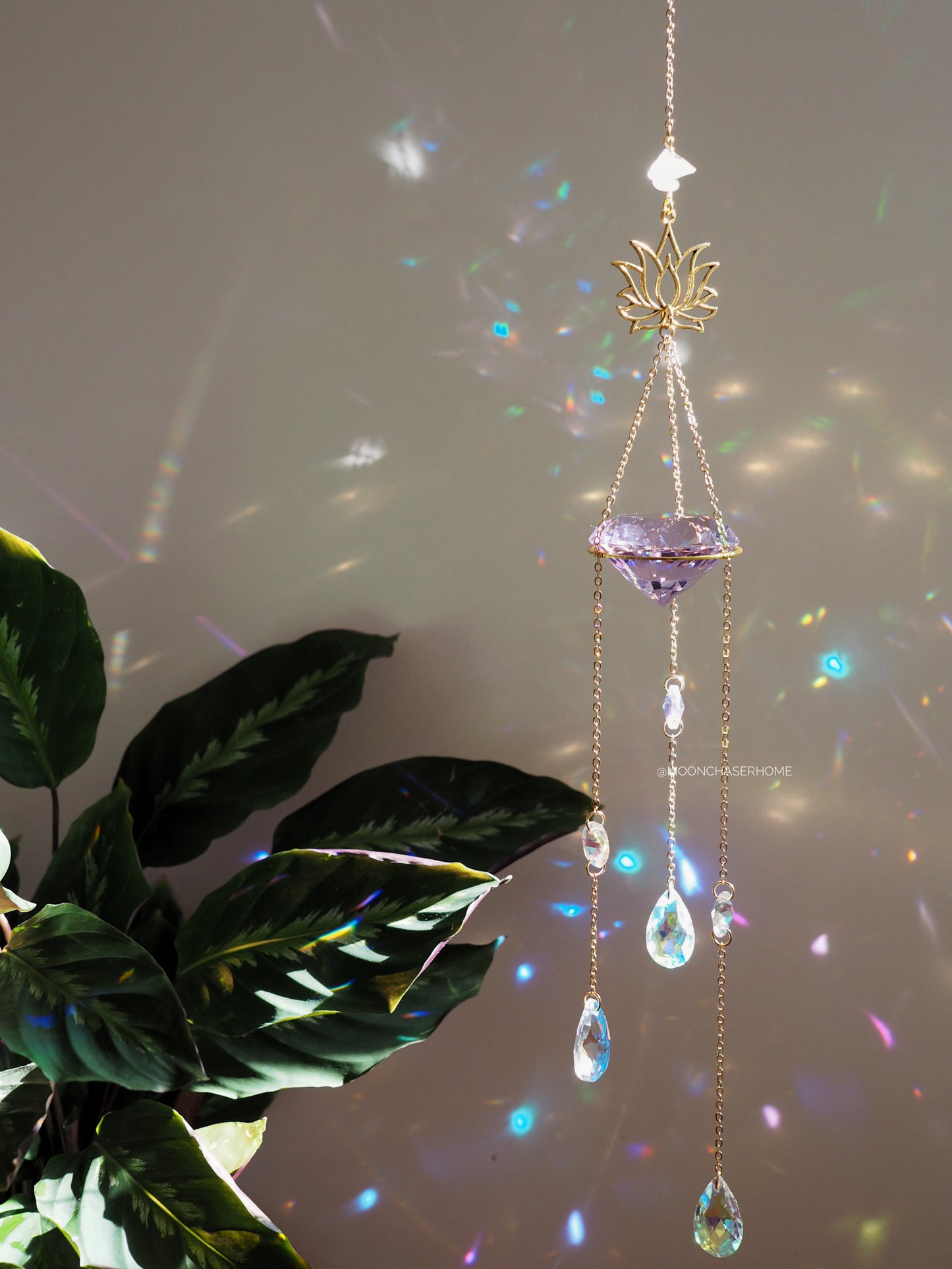 Diamond suncatchers with natural crystals