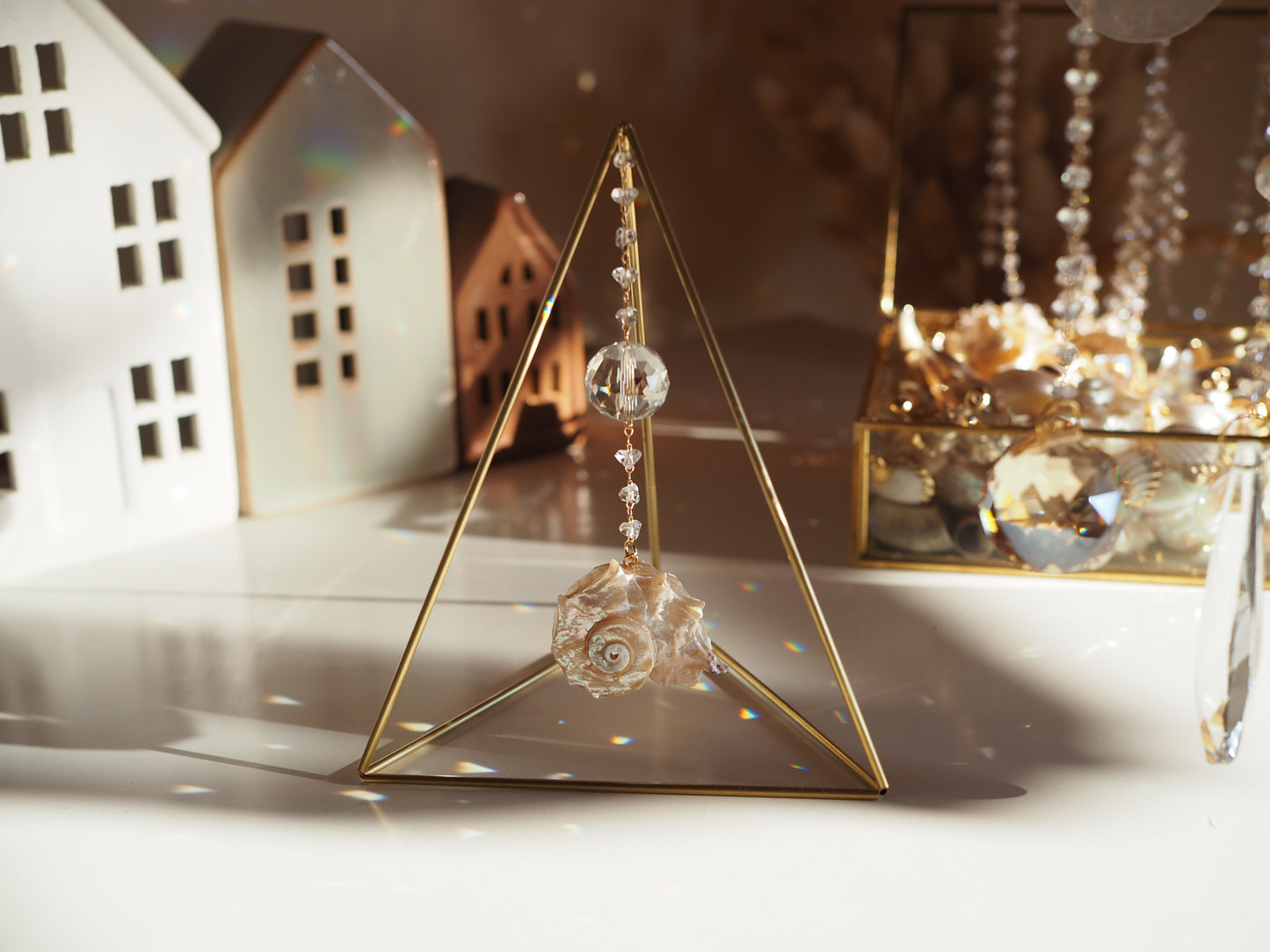 Standing prism suncatcher with shell - Chadia