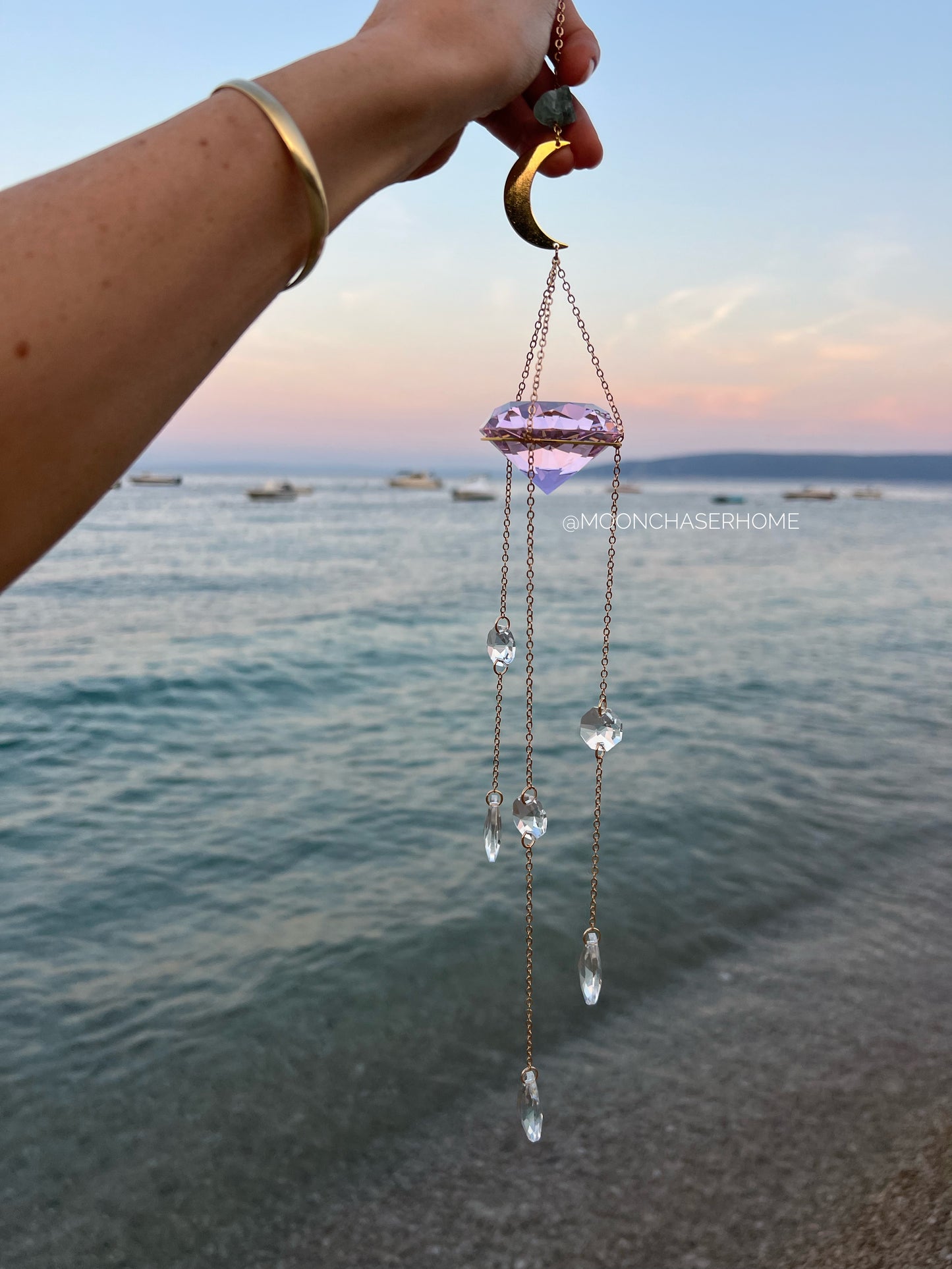 Diamond suncatchers with natural crystals