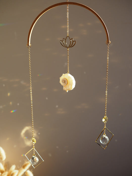 Gold plated suncatcher with shell- Hatchi