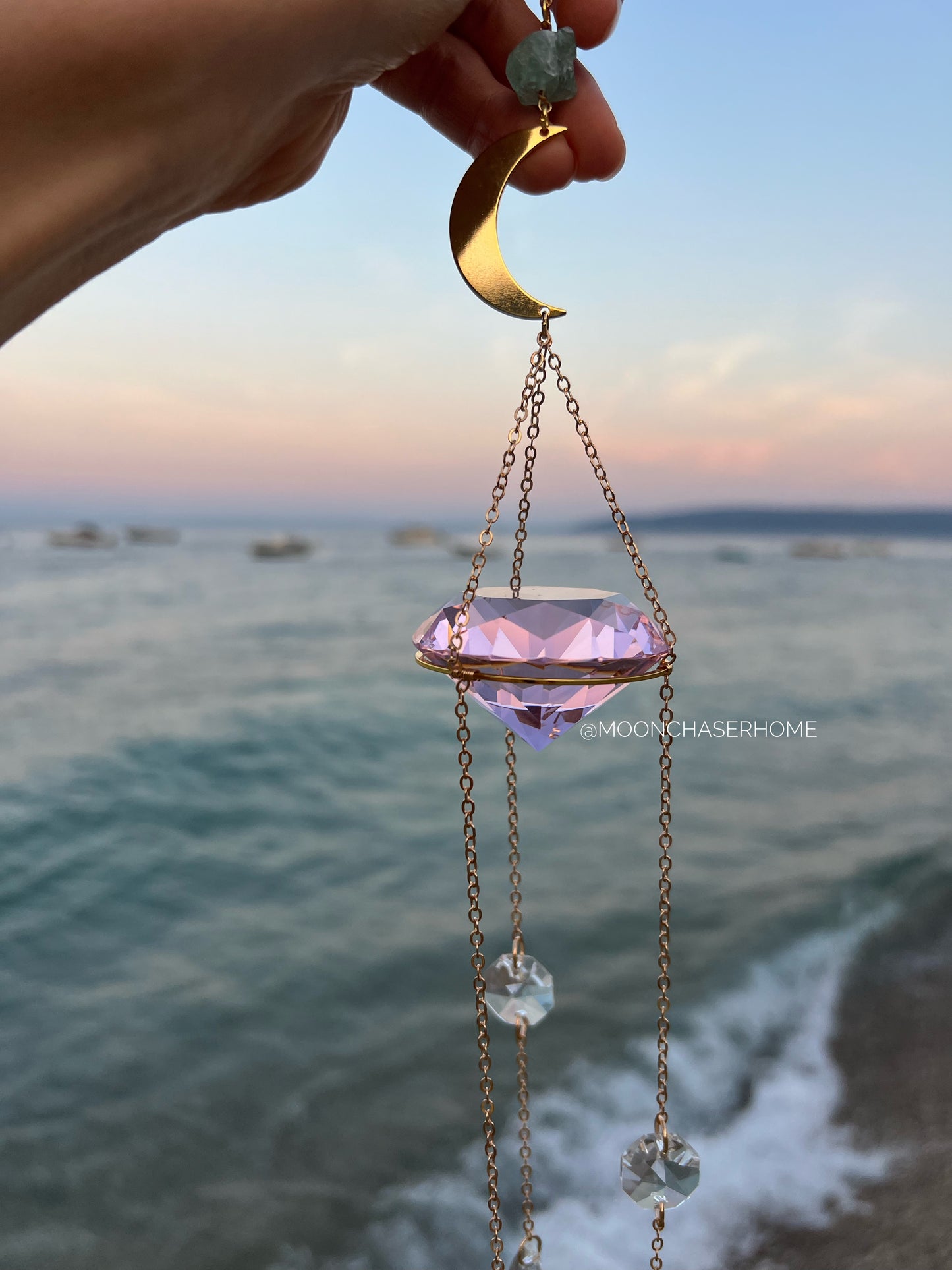 Diamond suncatchers with natural crystals