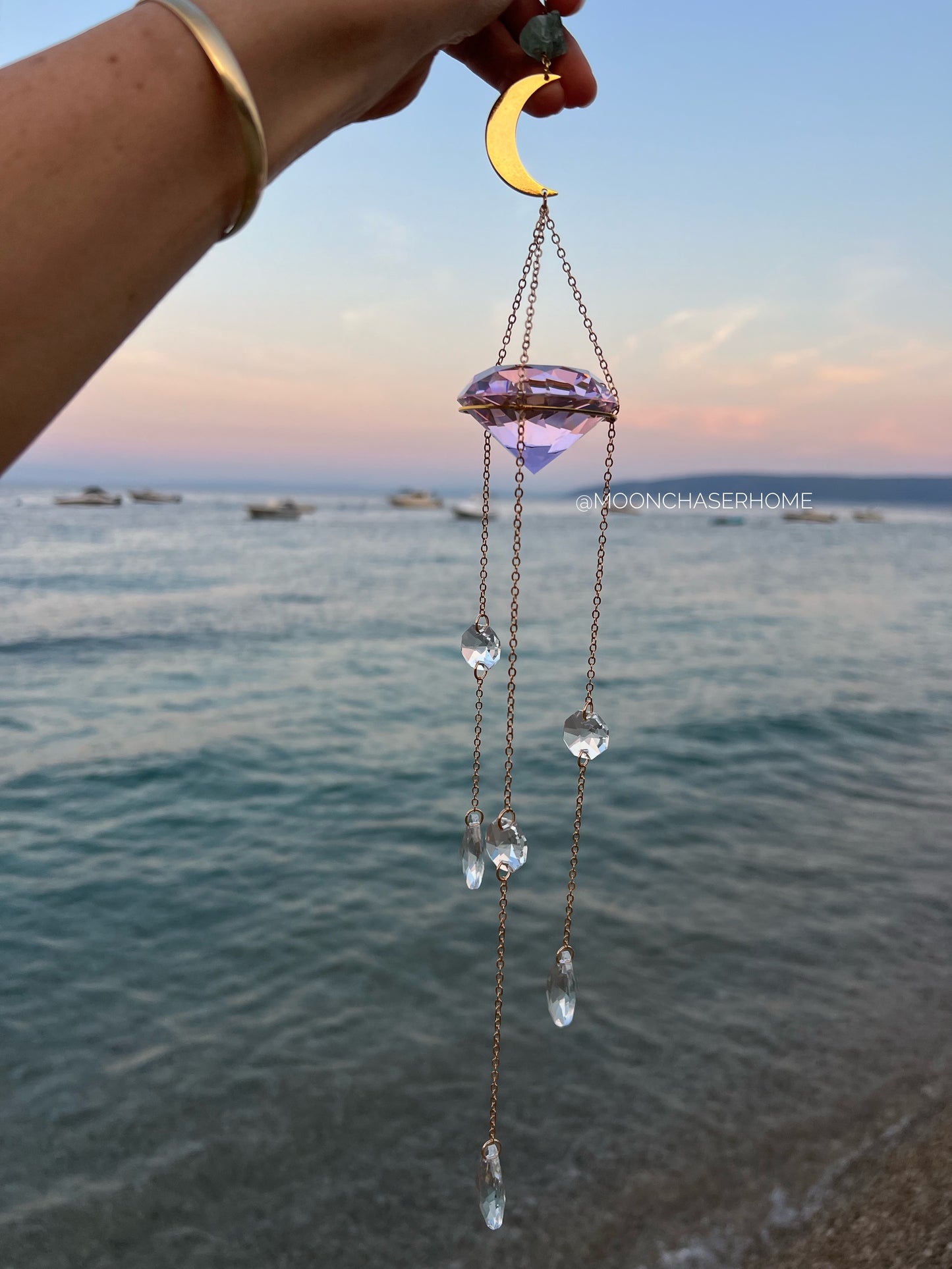 Diamond suncatchers with natural crystals